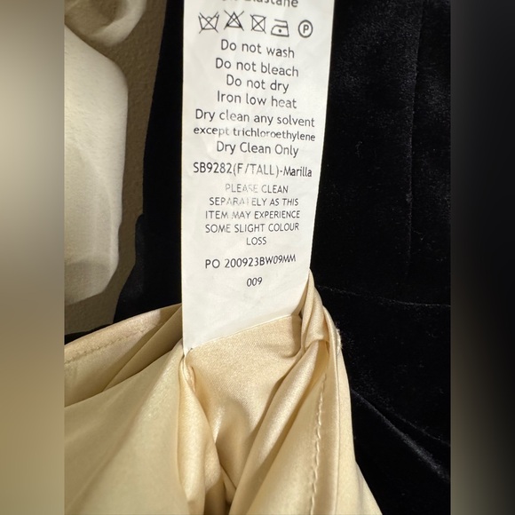 HOUSE‎ OF CB Marilla Black Velvet Strapless Dress - Picture 9 of 11